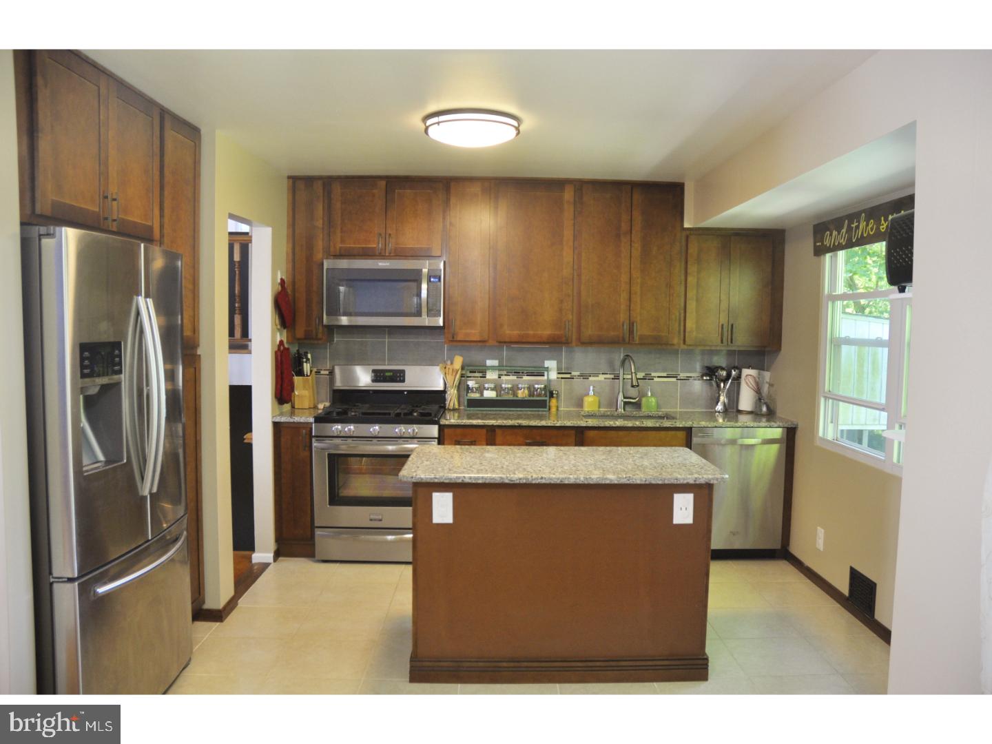 5 Sussex Road Mount Holly, NJ 08060 - Photo 9 of 21 Kitchen