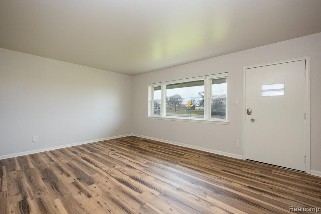 12523 Pennsylvania Road, Unit 2 Riverview, MI 48193 - Photo 8 of 38
