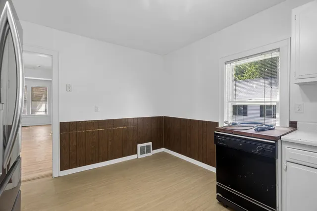 $215,000 | 1323 4th Street East, St. Paul, MN 55106