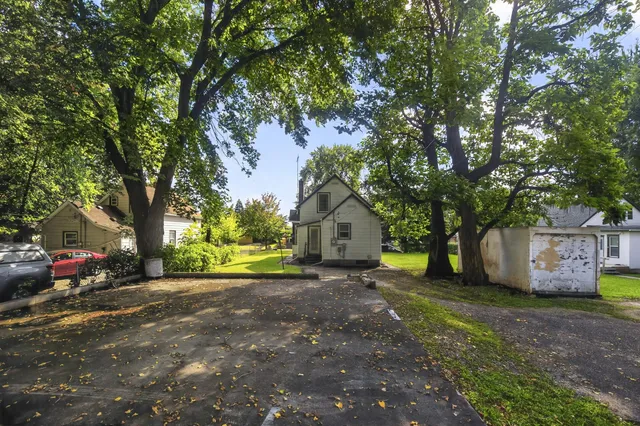 $215,000 | 1323 4th Street East, St. Paul, MN 55106