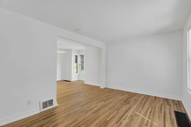 $215,000 | 1323 4th Street East, St. Paul, MN 55106