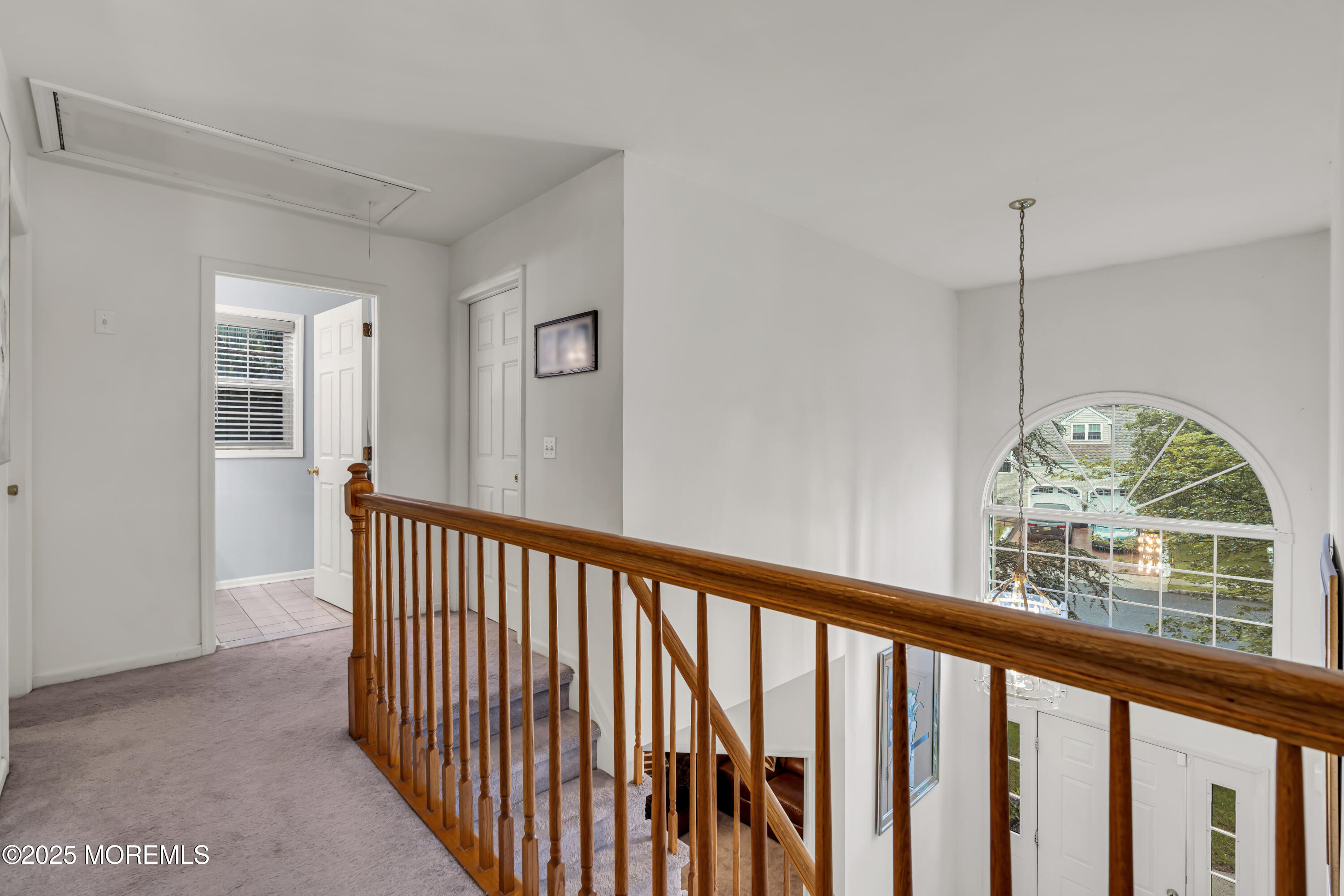 6 Cardinal Way Raritan, NJ 08869 - Photo 15 of 26 6 Cardinal 2nd fl landing2