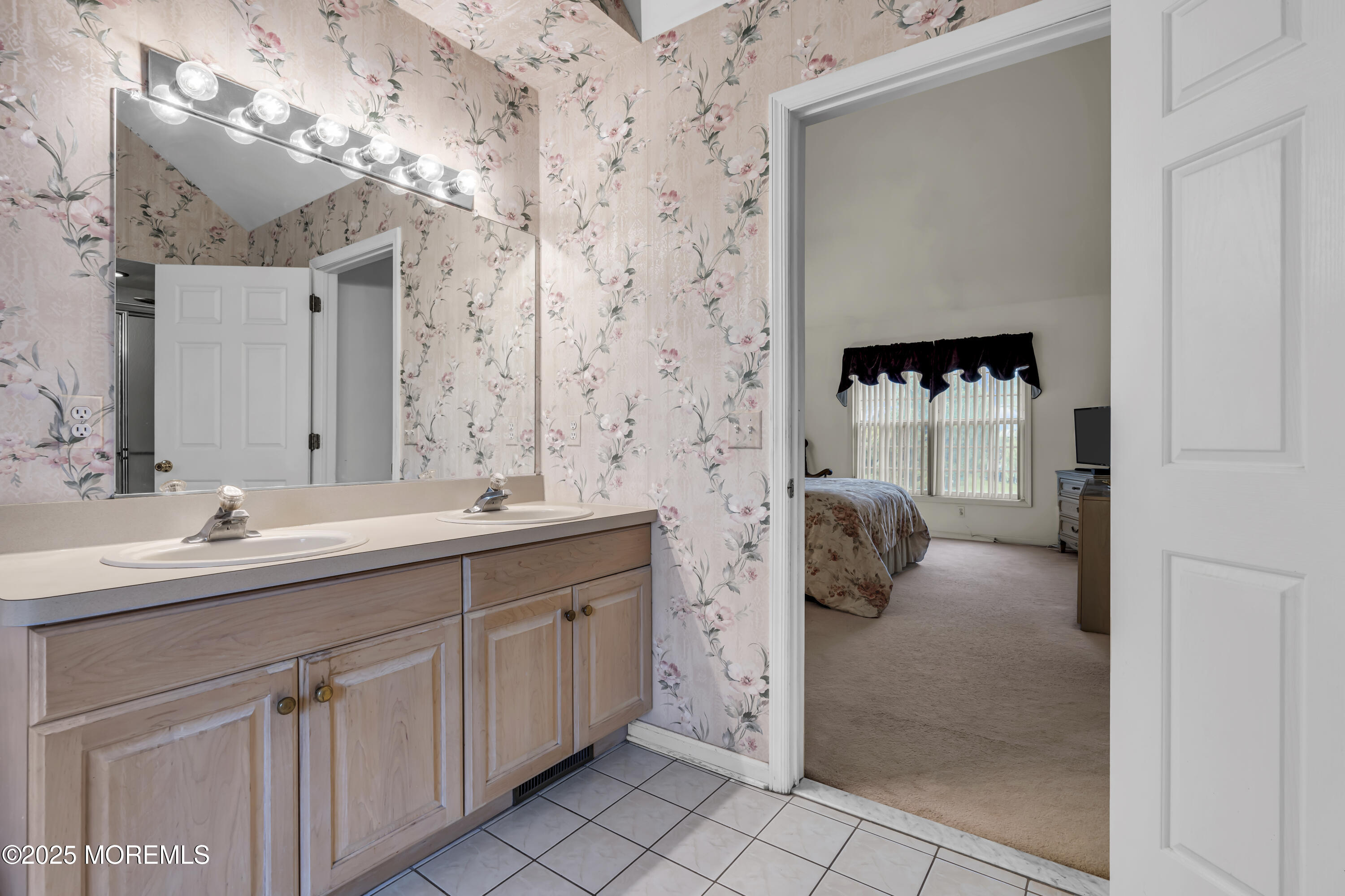 6 Cardinal Way Raritan, NJ 08869 - Photo 17 of 26 6 Cardinal Master bathroom - Copy