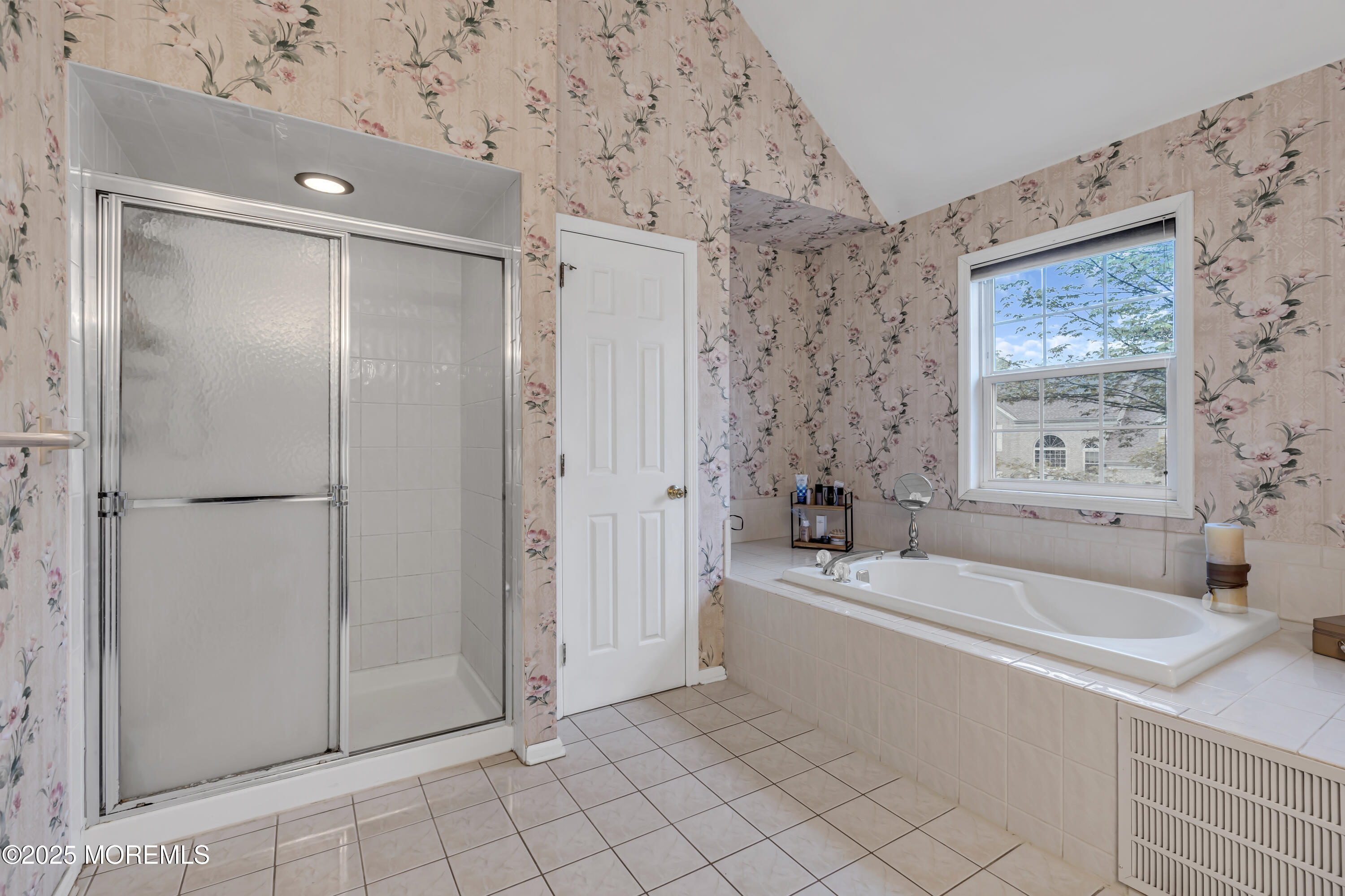 6 Cardinal Way Raritan, NJ 08869 - Photo 18 of 26 6 Cardinal Master bathroom2 - Copy