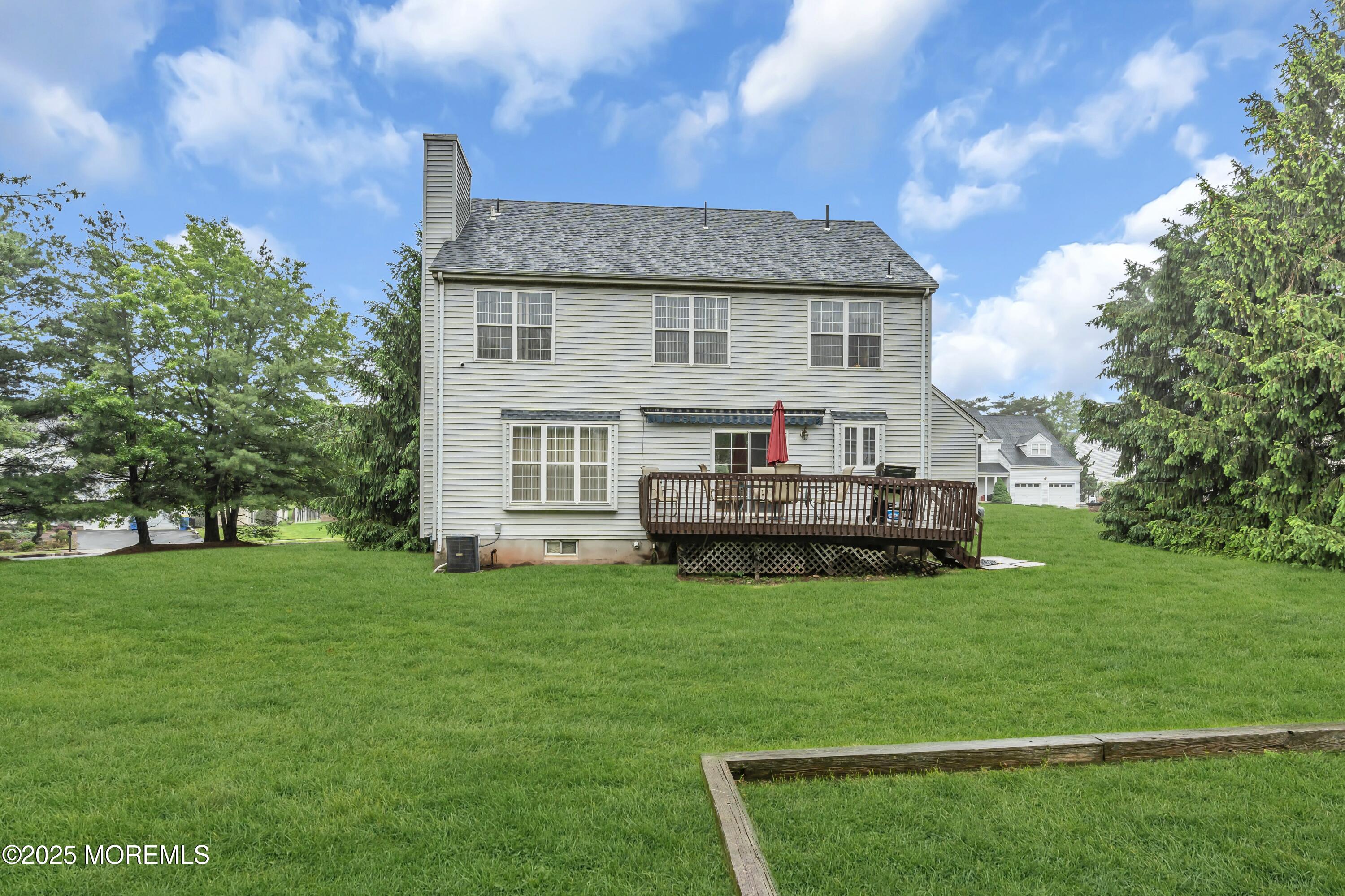 6 Cardinal Way Raritan, NJ 08869 - Photo 2 of 26 6 Cardinal backyard