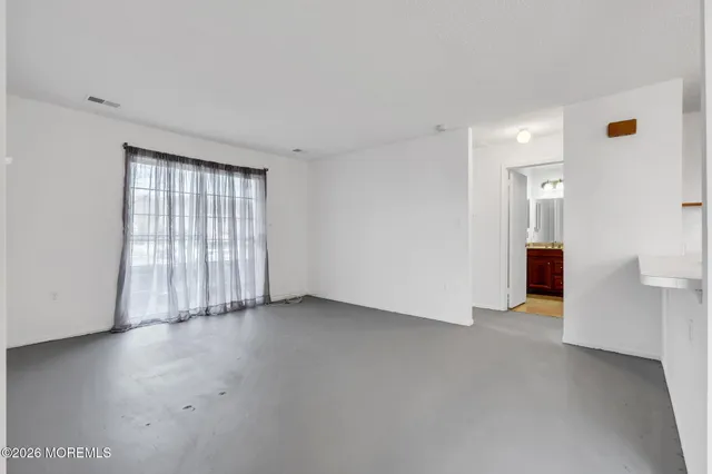 $299,000 | 25 Des Moines Court, Tinton Falls, NJ 07712