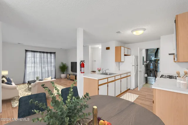 $299,000 | 25 Des Moines Court, Tinton Falls, NJ 07712