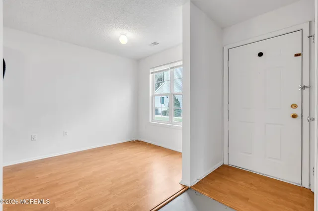 $299,000 | 25 Des Moines Court, Tinton Falls, NJ 07712