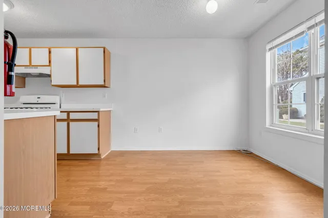 $299,000 | 25 Des Moines Court, Tinton Falls, NJ 07712