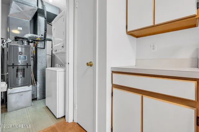 $299,000 | 25 Des Moines Court, Tinton Falls, NJ 07712