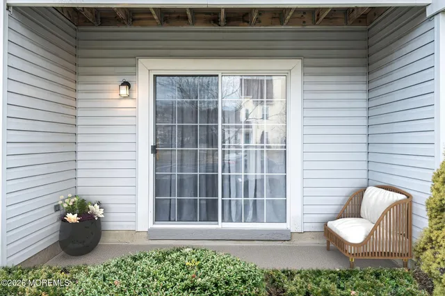 $299,000 | 25 Des Moines Court, Tinton Falls, NJ 07712