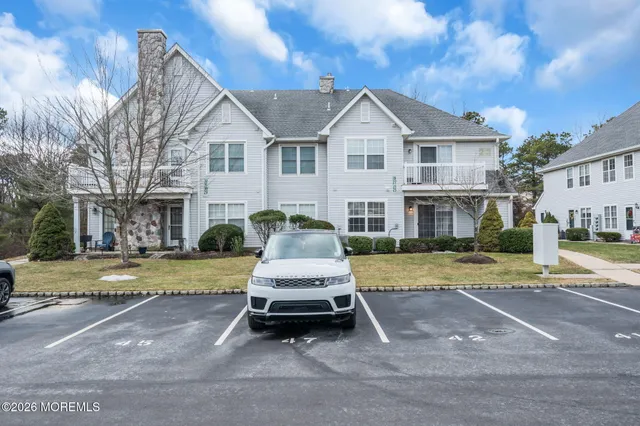 $299,000 | 25 Des Moines Court, Tinton Falls, NJ 07712