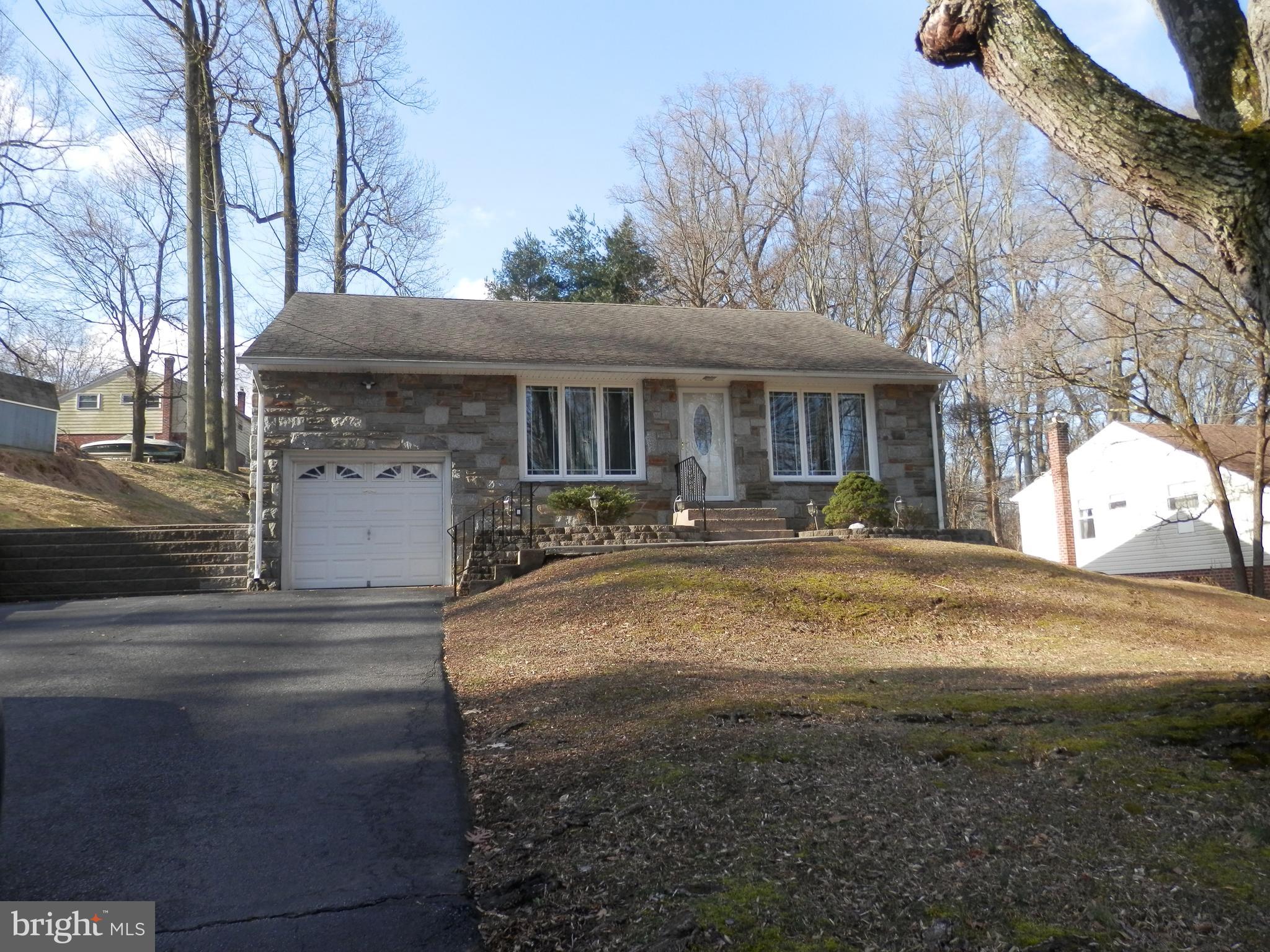302 North Malin Road Broomall, PA 19008 - Photo 3 of 60