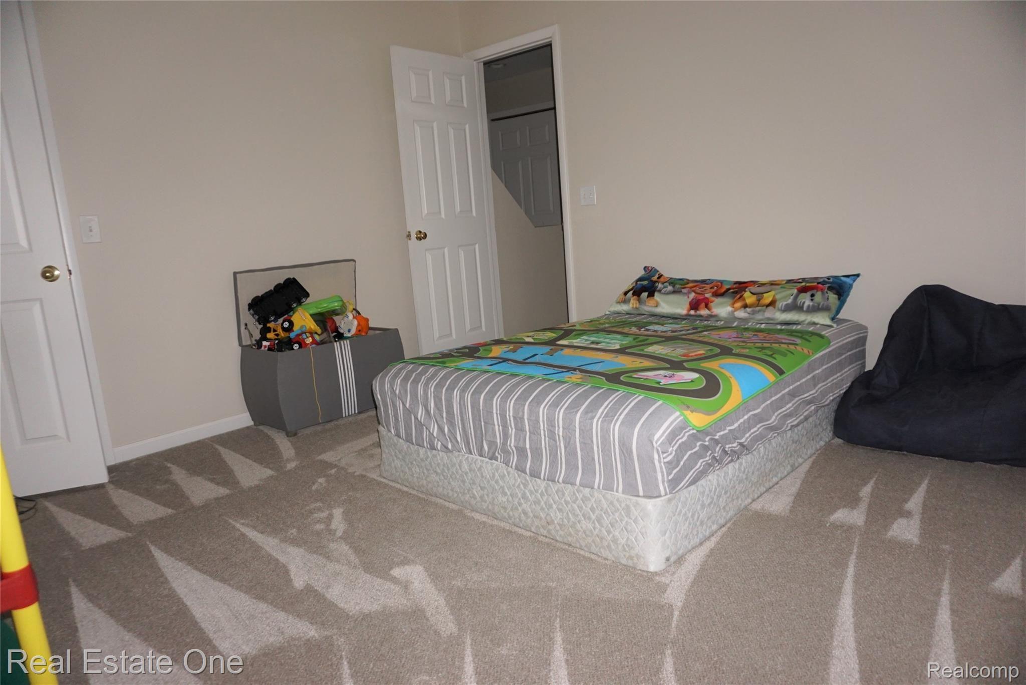 450 North Conklin Road Lake Orion, MI 48362 - Photo 17 of 25 DSC01413 (2).JPG