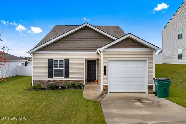 $304,999 | 2024 Southwood Circle, Morristown, TN 37813