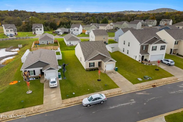 $304,999 | 2024 Southwood Circle, Morristown, TN 37813