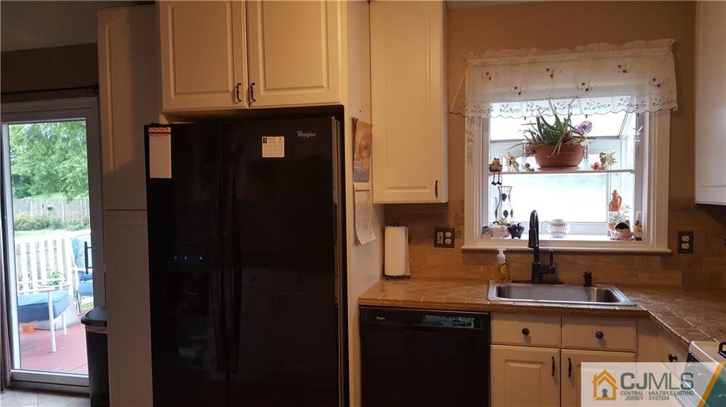 11 Overhill Road East Brunswick, NJ 08816 - Photo 11 of 21 Gallery Image 11