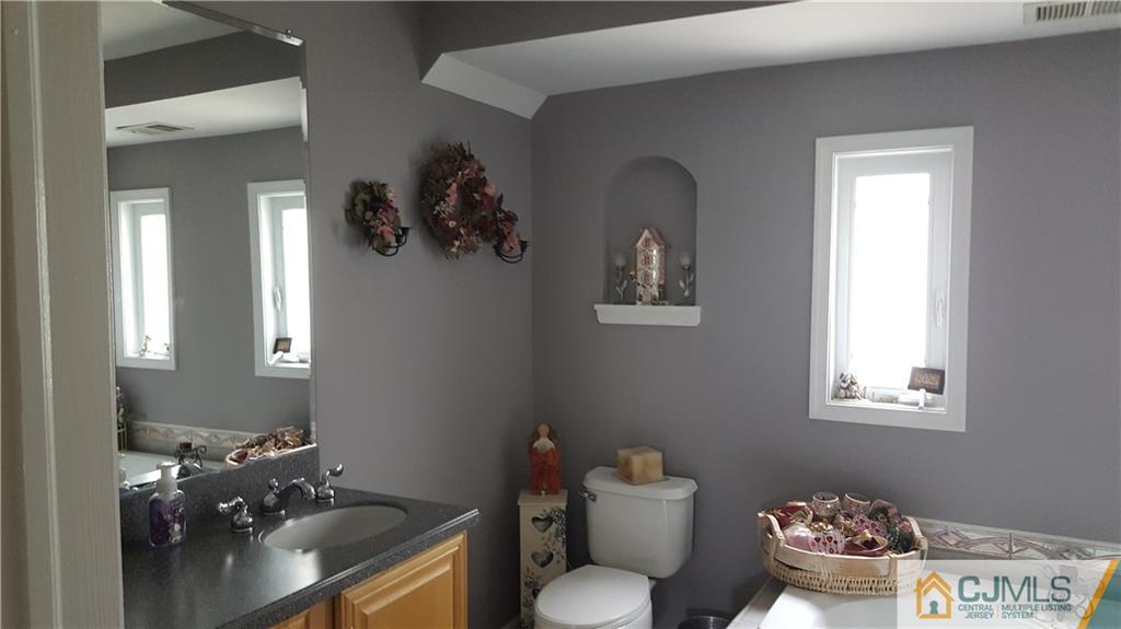 11 Overhill Road East Brunswick, NJ 08816 - Photo 14 of 21 Gallery Image 14