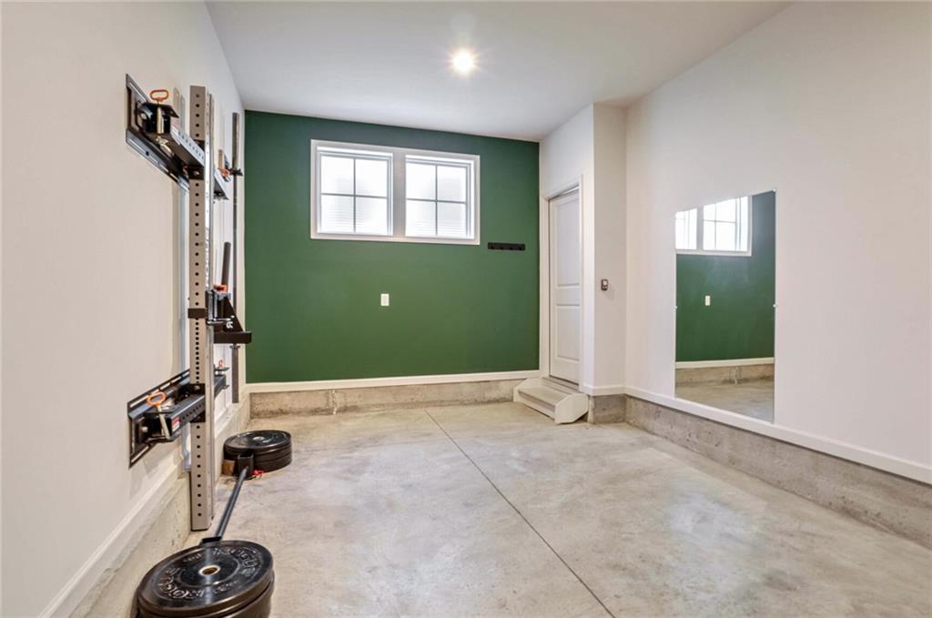 906 Brees Court Atlanta, GA 30318 - Photo 19 of 36