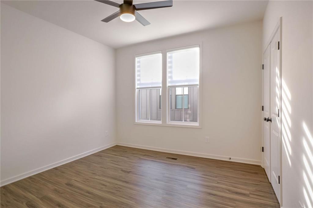 906 Brees Court Atlanta, GA 30318 - Photo 8 of 36