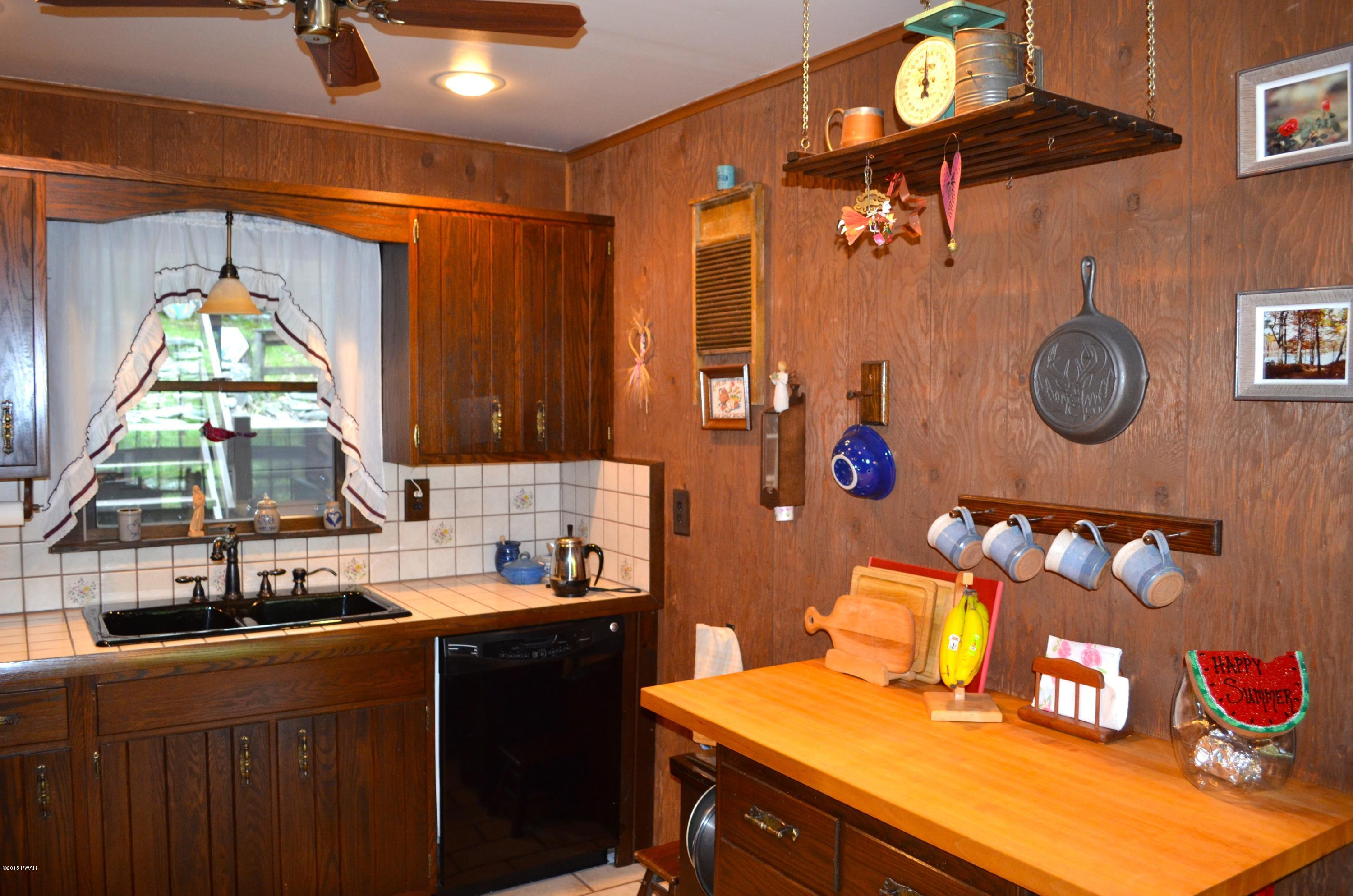 326 Hummingbird Trail Bushkill, PA 18324 - Photo 18 of 45 Gallery Image 18