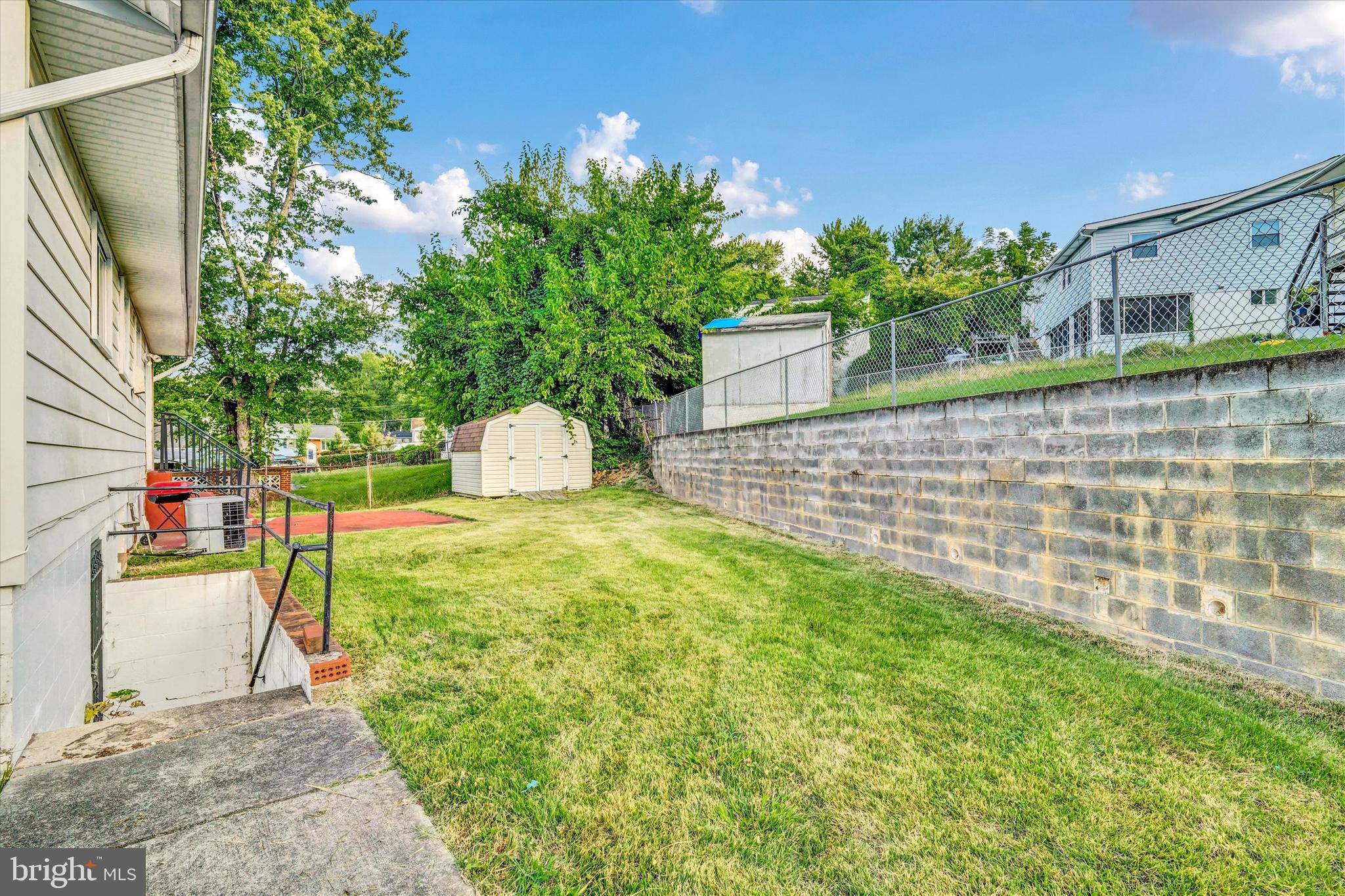 6812 Pepper Street Capitol Heights, MD 20743 - Photo 39 of 42 a view of outdoor space and garden