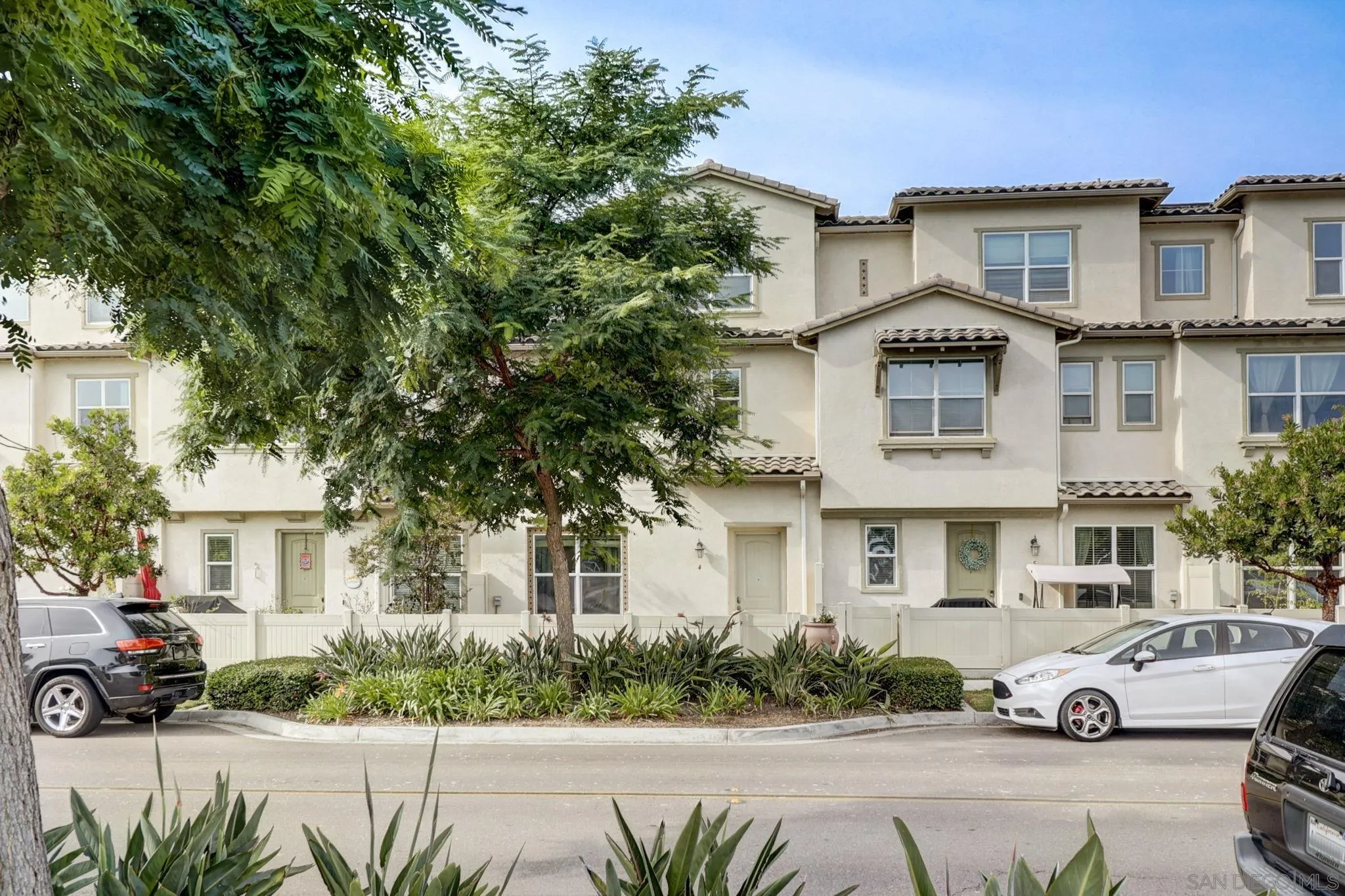 1395 Santa Diana Road, Unit 4 Chula Vista, CA 91913 - Photo 3 of 32 Gallery Image 3