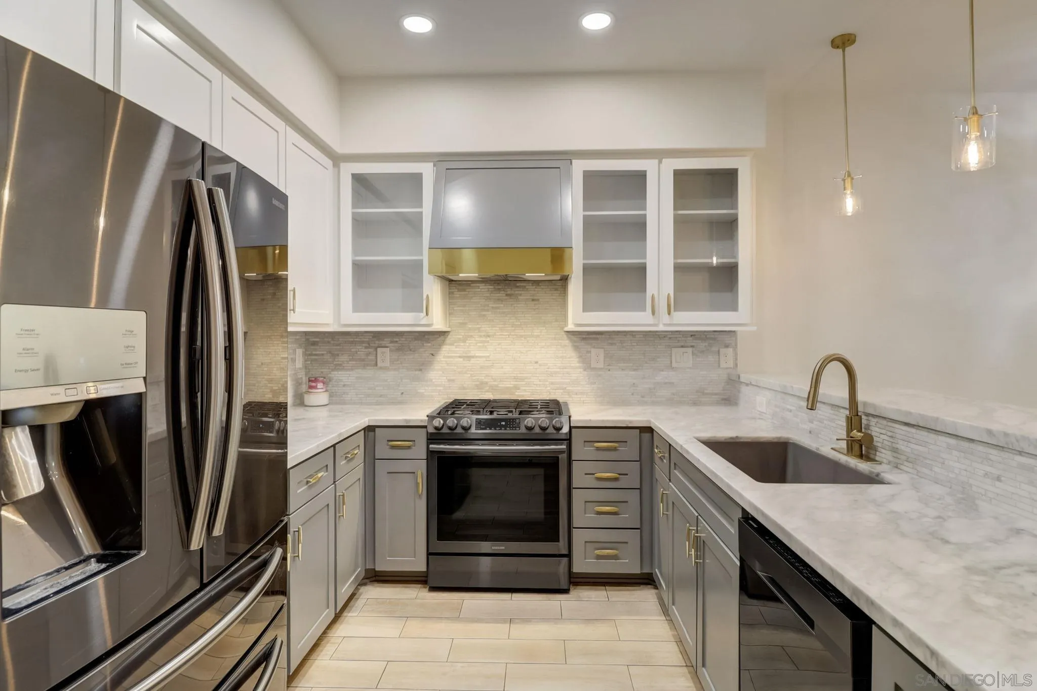 1395 Santa Diana Road, Unit 4 Chula Vista, CA 91913 - Photo 7 of 32 Gallery Image 7