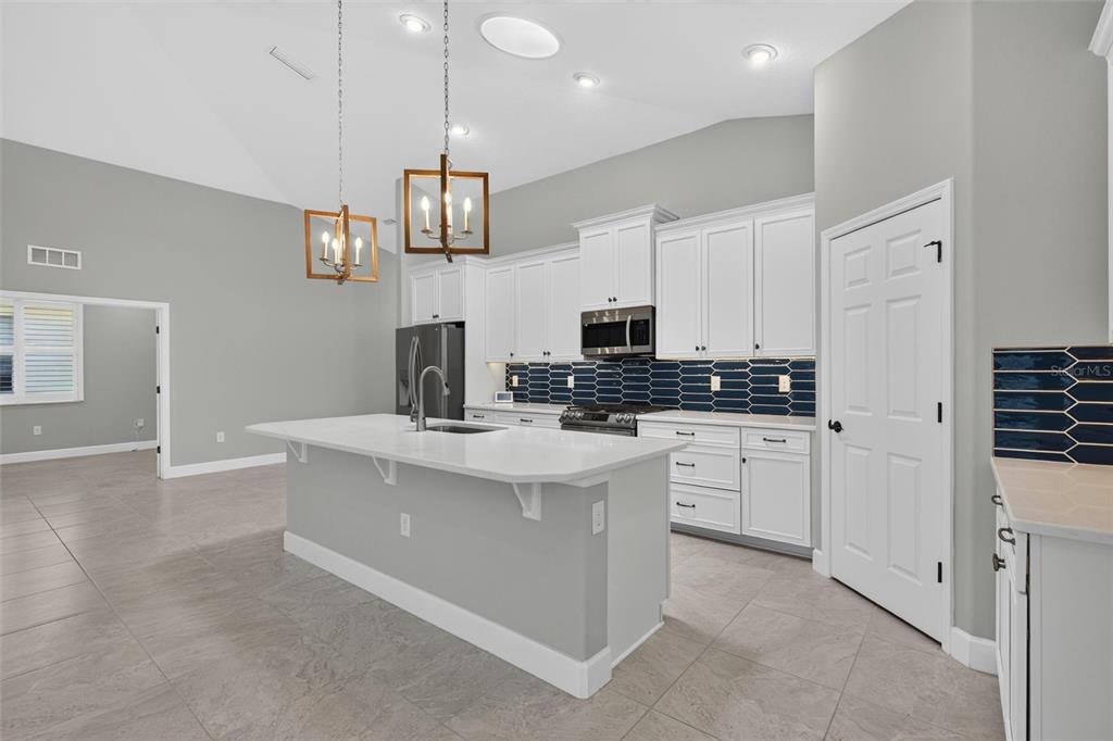 37 Lagoon Way Palm Coast, FL 32137 - Photo 12 of 65