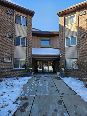 $179,900 | 3425 Golfview Drive, Unit 112, Eagan, MN 55123