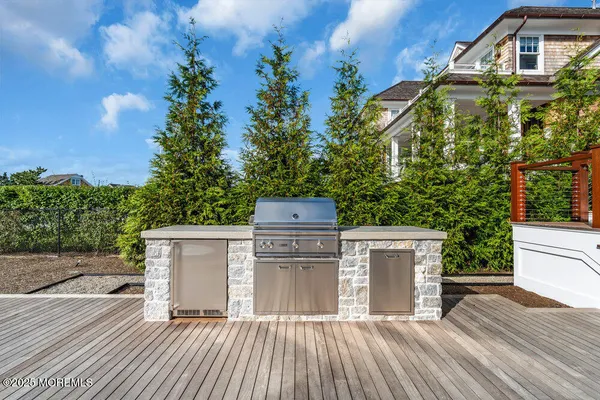 $16,500,000 | 940 Barnegat Lane, Mantoloking, NJ 08738