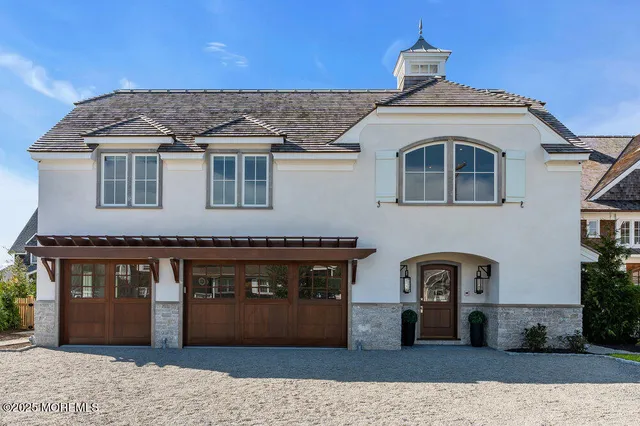 $18,750,000 | 940 Barnegat Lane, Mantoloking, NJ 08738