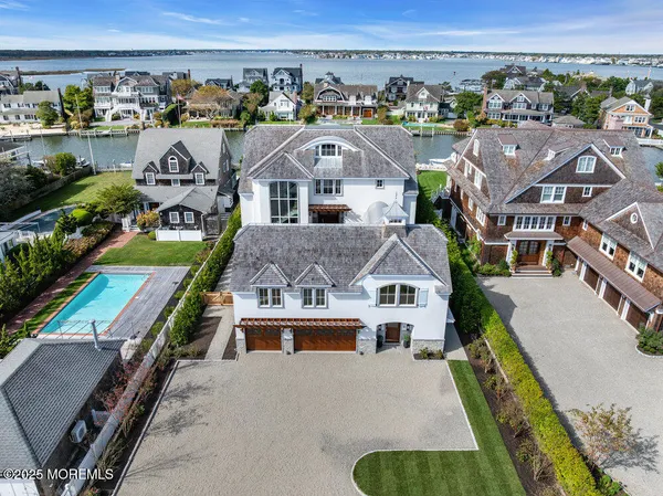 $16,500,000 | 940 Barnegat Lane, Mantoloking, NJ 08738