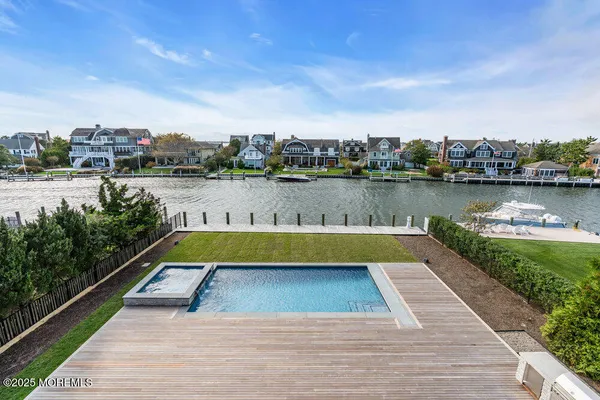 $16,500,000 | 940 Barnegat Lane, Mantoloking, NJ 08738