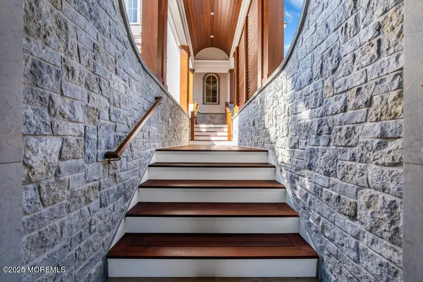 $16,500,000 | 940 Barnegat Lane, Mantoloking, NJ 08738