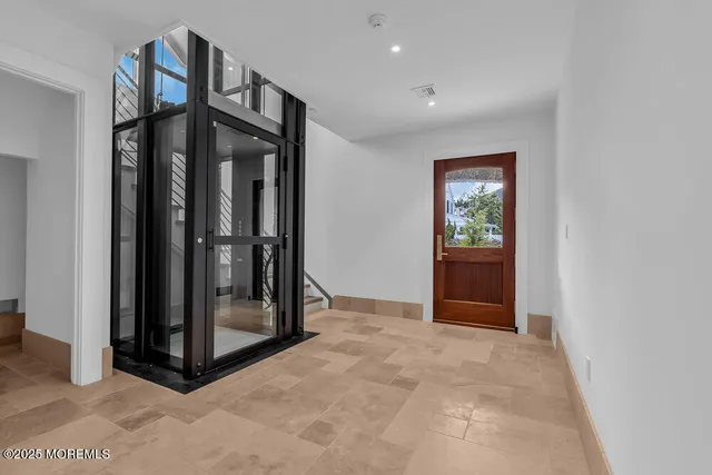 $18,750,000 | 940 Barnegat Lane, Mantoloking, NJ 08738