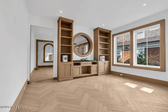 $18,750,000 | 940 Barnegat Lane, Mantoloking, NJ 08738