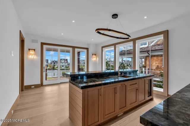 $18,750,000 | 940 Barnegat Lane, Mantoloking, NJ 08738
