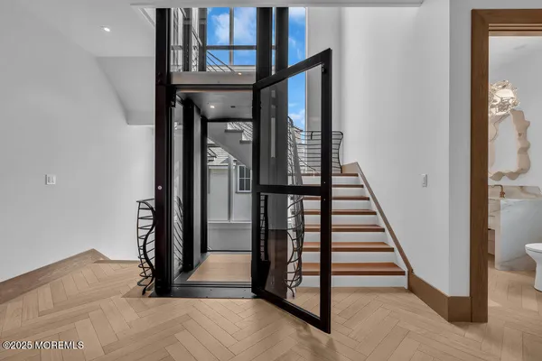 $16,500,000 | 940 Barnegat Lane, Mantoloking, NJ 08738