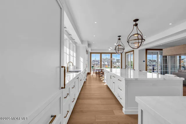 $18,750,000 | 940 Barnegat Lane, Mantoloking, NJ 08738