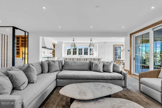 $18,750,000 | 940 Barnegat Lane, Mantoloking, NJ 08738