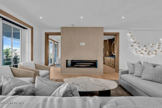 $18,750,000 | 940 Barnegat Lane, Mantoloking, NJ 08738