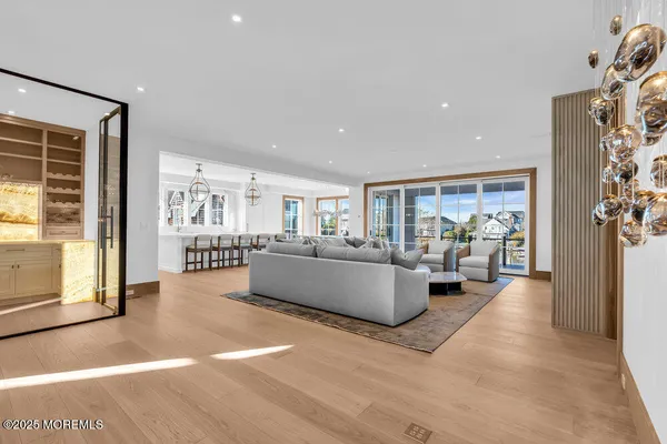 $16,500,000 | 940 Barnegat Lane, Mantoloking, NJ 08738