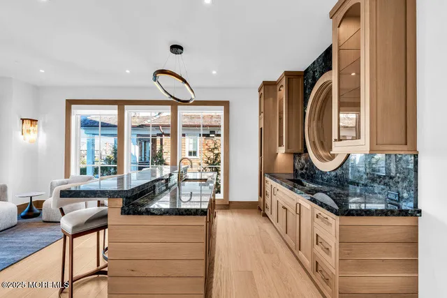 $18,750,000 | 940 Barnegat Lane, Mantoloking, NJ 08738