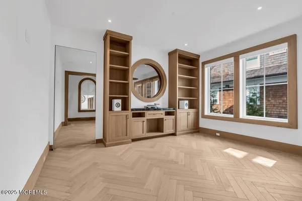 $16,500,000 | 940 Barnegat Lane, Mantoloking, NJ 08738