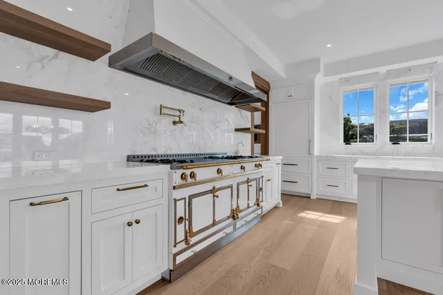 $18,750,000 | 940 Barnegat Lane, Mantoloking, NJ 08738