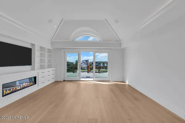 $16,500,000 | 940 Barnegat Lane, Mantoloking, NJ 08738