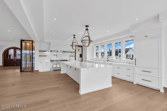 $18,750,000 | 940 Barnegat Lane, Mantoloking, NJ 08738