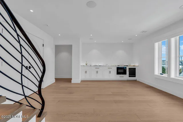 $18,750,000 | 940 Barnegat Lane, Mantoloking, NJ 08738