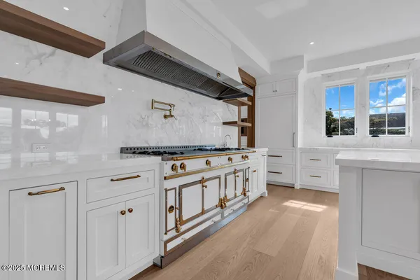 $16,500,000 | 940 Barnegat Lane, Mantoloking, NJ 08738